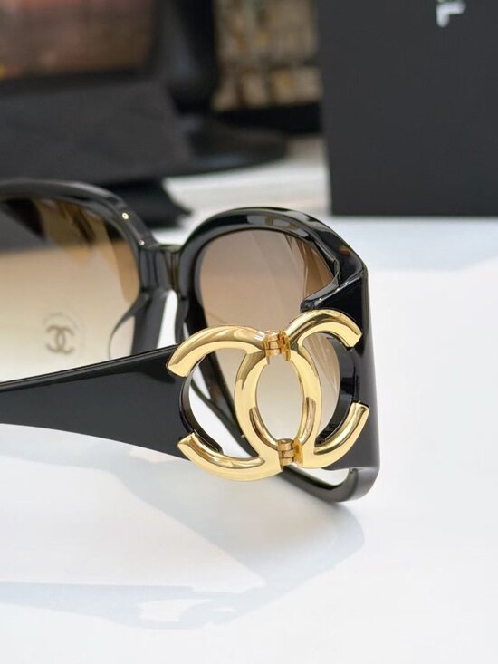 Chanel Oversized Square Sunglasses main image 5
